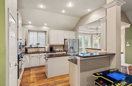 Southwest Carrollton Casa | Family Home w/ Pool & Hot Tub + Huge Gameroom