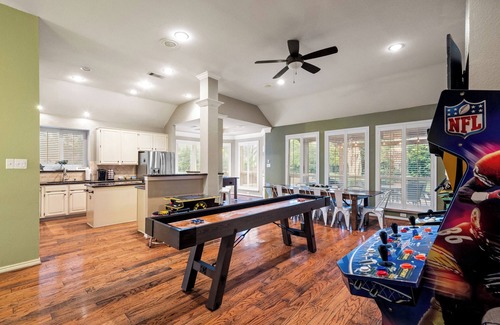 Southwest Carrollton Casa | Family Home w/ Pool & Hot Tub + Huge Gameroom