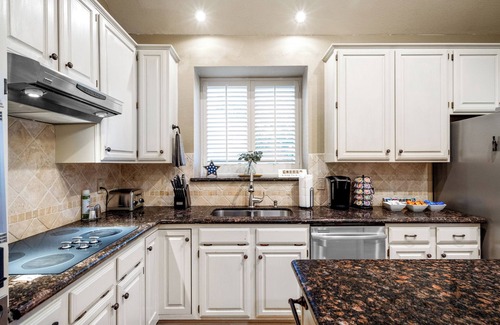 Southwest Carrollton Casa | Family Home w/ Pool & Hot Tub + Huge Gameroom