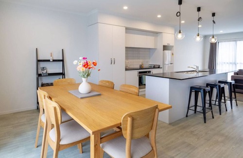 Halswell Casa | Family home Wigram Pet-friendly with double garage