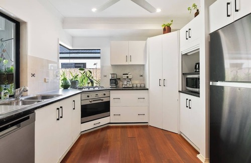 Clifton Beach Casa | Family home with pool 2 mins to beach & playground