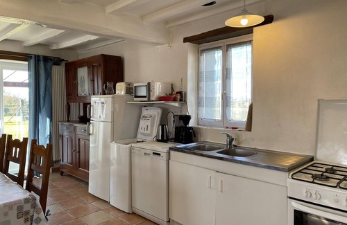 Saint-Genest Cabaña | Casa familiar con jardín cercado, cerca de balneario
