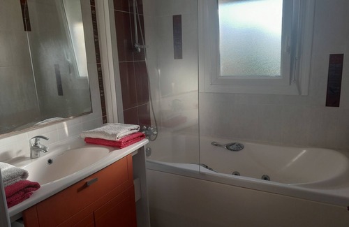 Riberac Casa | Family home with pool close to town center