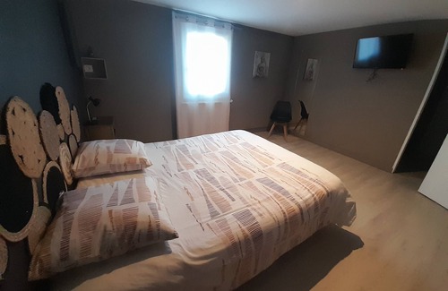 Riberac Casa | Family home with pool close to town center