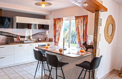 Pluvigner Casa | FAMILY HOME WITH POOL