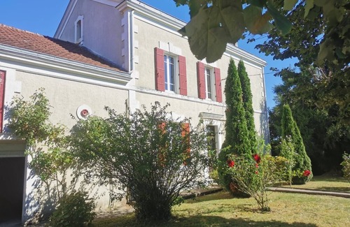 Chassaignes Casa | Family home with swimming pool in wooded grounds