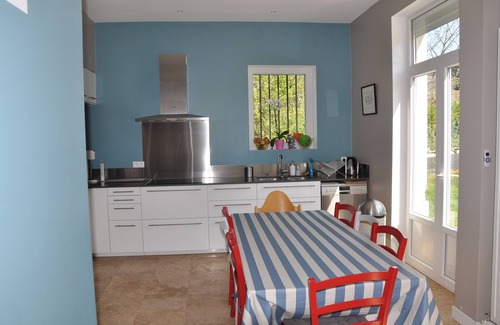 Sainte-Foy-les-Lyon Casa | Casa familiar con piscina a 3 km de Vieux Lyon, 6 habitaciones, 12 personas