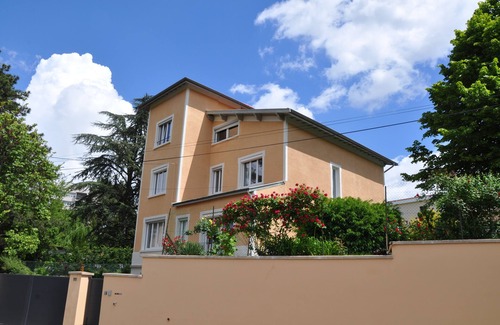 Sainte-Foy-les-Lyon Casa | Casa familiar con piscina a 3 km de Vieux Lyon, 6 habitaciones, 12 personas
