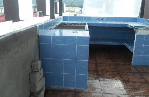 Acapulco Casa | Casa Familiar en Acapulco; 6 Recamara/baño, terraza/azador, 2coches y alberca