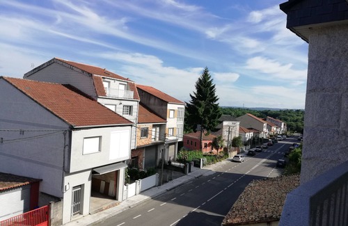 Maceda Condominio | Casa familiar , y jacuzi Parking , vistas espectaculares ala sierra