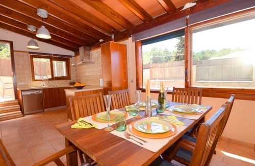 Mal Pas-Bon Aire Chalet De Esquí | Casa familiar con piscina climatizable a 2' de la playa.