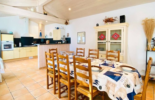 La Couarde-sur-Mer Casa | Family house in the center with garden