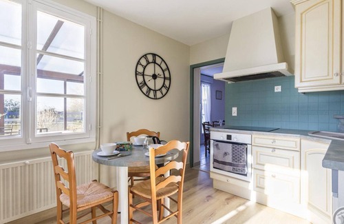 Montmartin-sur-Mer Cabaña | Casa familiar con jardín cerrado, cerca de la playa, se admiten mascotas, aparcamiento, WiFi