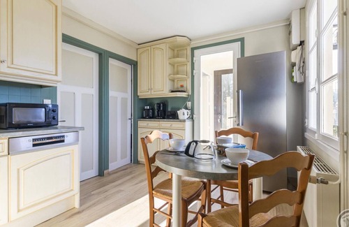 Montmartin-sur-Mer Cabaña | Casa familiar con jardín cerrado, cerca de la playa, se admiten mascotas, aparcamiento, WiFi