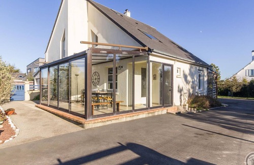 Montmartin-sur-Mer Cabaña | Casa familiar con jardín cerrado, cerca de la playa, se admiten mascotas, aparcamiento, WiFi