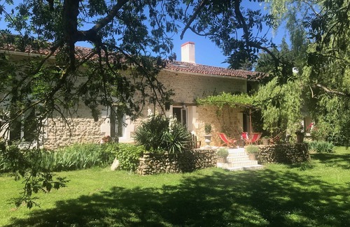 Saulge Casa | Casa familiar, piscina climatizada y cancha de tenis privada, campo, capacidad para 18