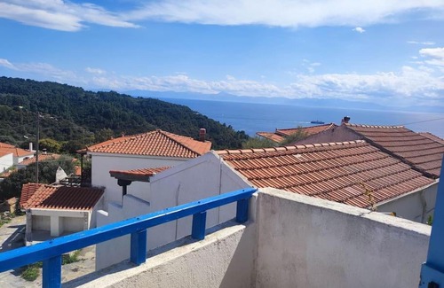 Votsi Casa | Family House in Old Alonissos