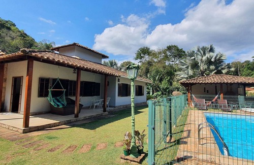 Itaipava Casa | Family House in Itaipava, Rio de Janeiro, 3 bedrooms, swimming pool, heated hydro, fireplace, gourmet area
