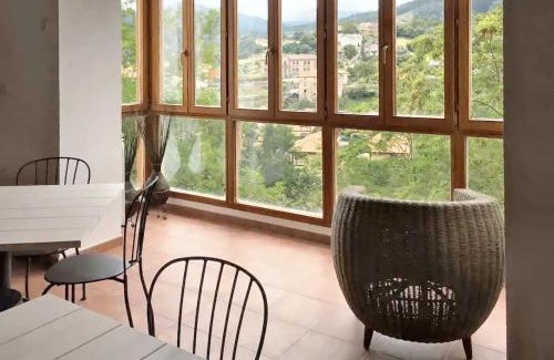 Castro Urdiales Casa | Family House near Otañes with Mountain View