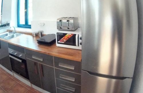 Castro Urdiales Casa | Family House near Otañes with Mountain View
