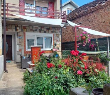 Golubac Casa | Family House