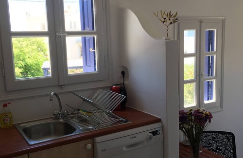 Naxos Casa | Votsalo casa familiar con 2 b / r, jardín privado, junto a la playa
