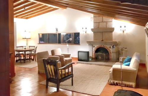 Fatauncos Casa | Family House with Mountain View in Vouzela