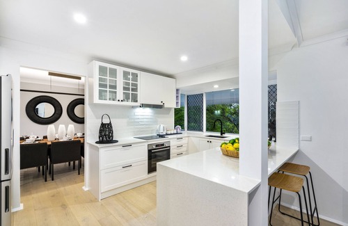 Parkwood Casa | Family House with Private Pool - Q Stay