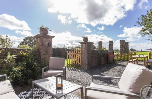 Montpinchon Cabaña | Casa familiar con estufa de leña, terraza y bicicletas en Montpinchon