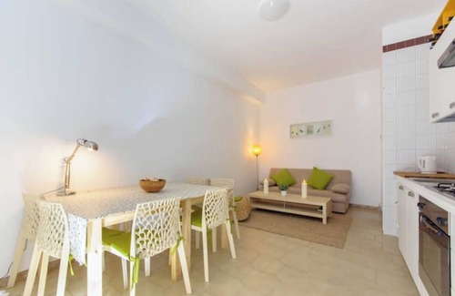Castellammare del Golfo Apartamento | Family friendly spacious 3bed apartment in Castellammare del Golfo with WiFi AC