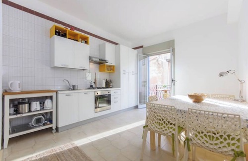 Castellammare del Golfo Apartamento | Family friendly spacious 3bed apartment in Castellammare del Golfo with WiFi AC