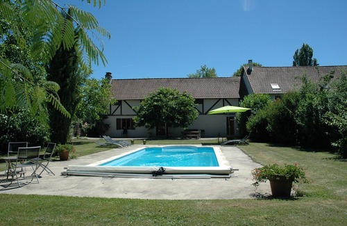 Meyronne Casa | FAMILIA ALOJAMIENTO AMPLIO COMODO 10 PERSONAS PISCINA PRIVADA