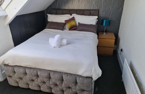 Newcastle-upon-Tyne Casa | Family Long Stay Contractors stags and Hens