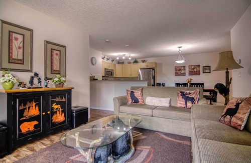 East Kootenay Apartamento | Family Mountain Condo | 5 min walk to beach | Pool