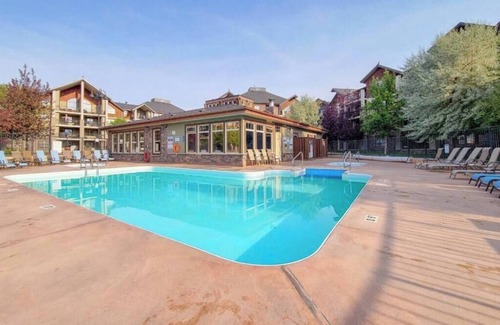 East Kootenay Apartamento | Family Mountain Condo | 5 min walk to beach | Pool