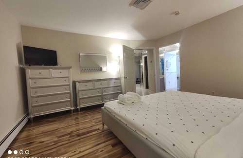 Fort Lee Casa | Family nice house with parking and front yard ,