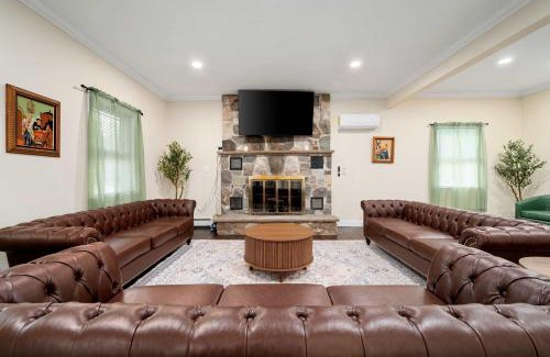 Sparrow Bush Casa | Family Oasis Pool Firepit Creek Near Delaware
