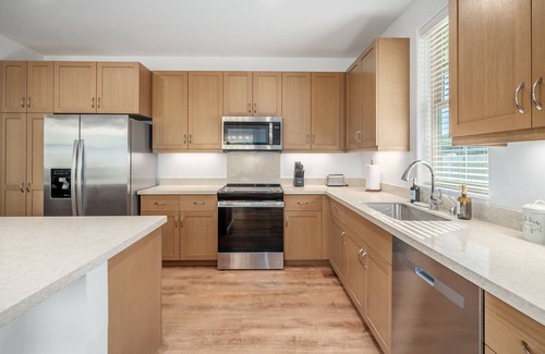 Makaha Valley Casa | Family Oceanview Oasis, Hot Tub, 5min to beach