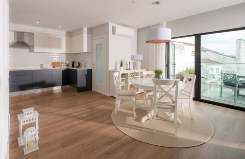 Ponta Delgada Apartamento | Family or Friends Right at the City Center!
