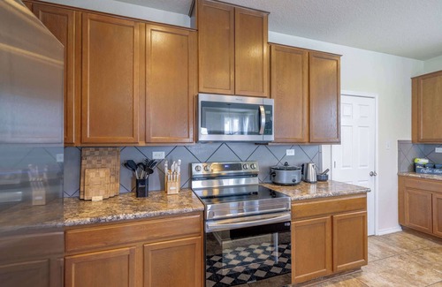 Wetmore Casa | Family-Perfect 5BR House - Fenced Yard & Style