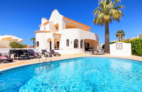 Gale Villa | Family-perfect villa w/ heatable pool, Galé