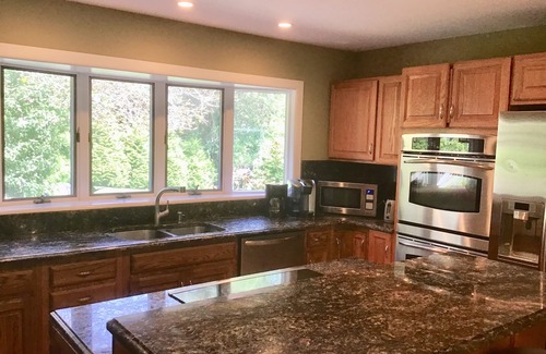 Montauk Casa | FAMILIA / MASCOTA amigable! 5 dormitorios, ducha al aire libre / jacuzzi, patio cercado! EHRR # 16-129