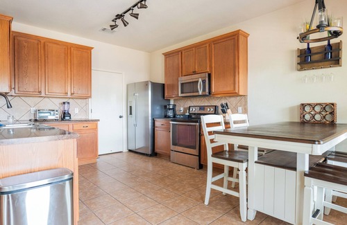 Hutto Casa | Family-Pet Friendly! Grill & Fire Pit - Close to Kalahari