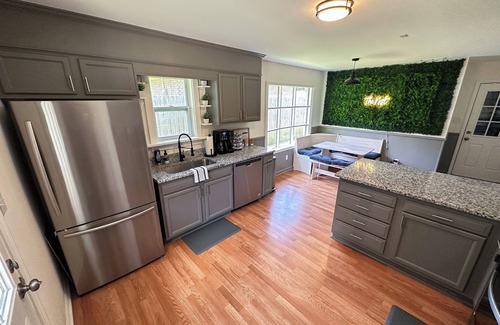 Savannah Casa | Family & Pet Friendly Home with Fenced Yard, between Downtown & Tybee!