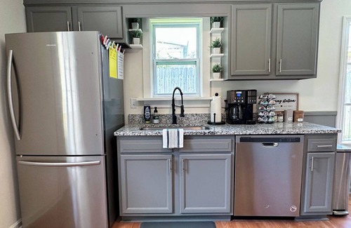 Savannah Casa | Family & Pet Friendly Home with Fenced Yard, between Downtown & Tybee!