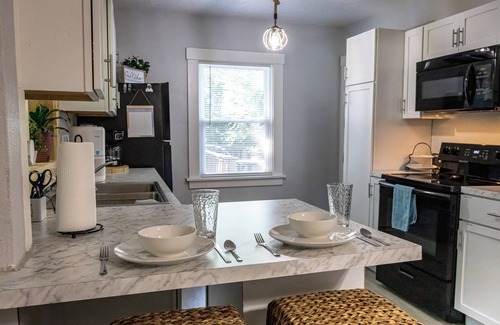 Greater South Side Casa | The Kirkwood - Cozy 2bdrm Oasis
