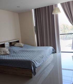 Buriram Casa | Family Pool View บ้านพักครอบครัวและสระว่ายน้ำ
