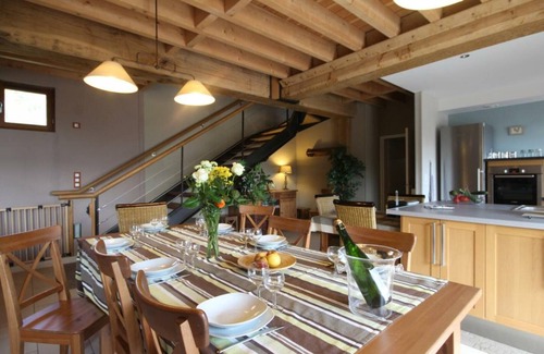 Juvigny-sous-Andaine Cabaña | Gran Gîte Familiar con Encanto, en Bosque, Hasta 12 Personas, Mascotas Bienvenidas