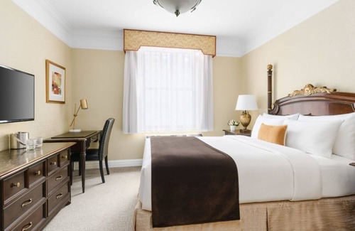 Central Park West Hotel | Family Retreat! 3 Exquisite Units, Bar/Lounge, Near Sony Imax Theatre
