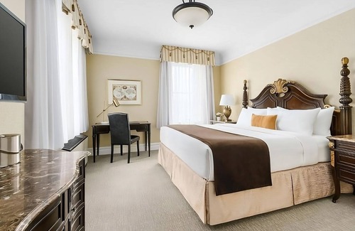 Central Park West Hotel | Family Retreat! 3 Exquisite Units, Bar/Lounge, Near Sony Imax Theatre